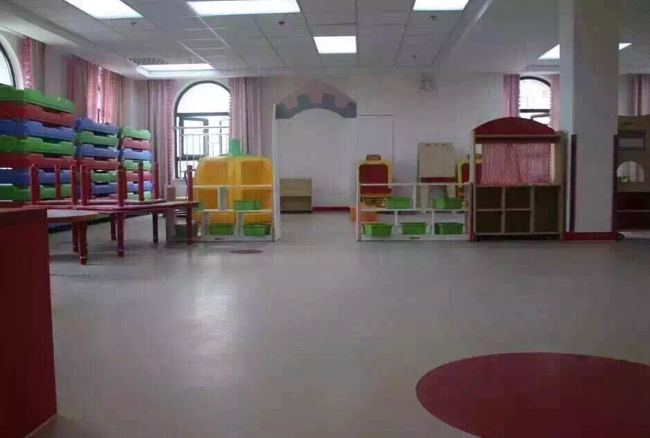 幼兒園地膠墊價格有什么優勢？【騰方PVC地板】